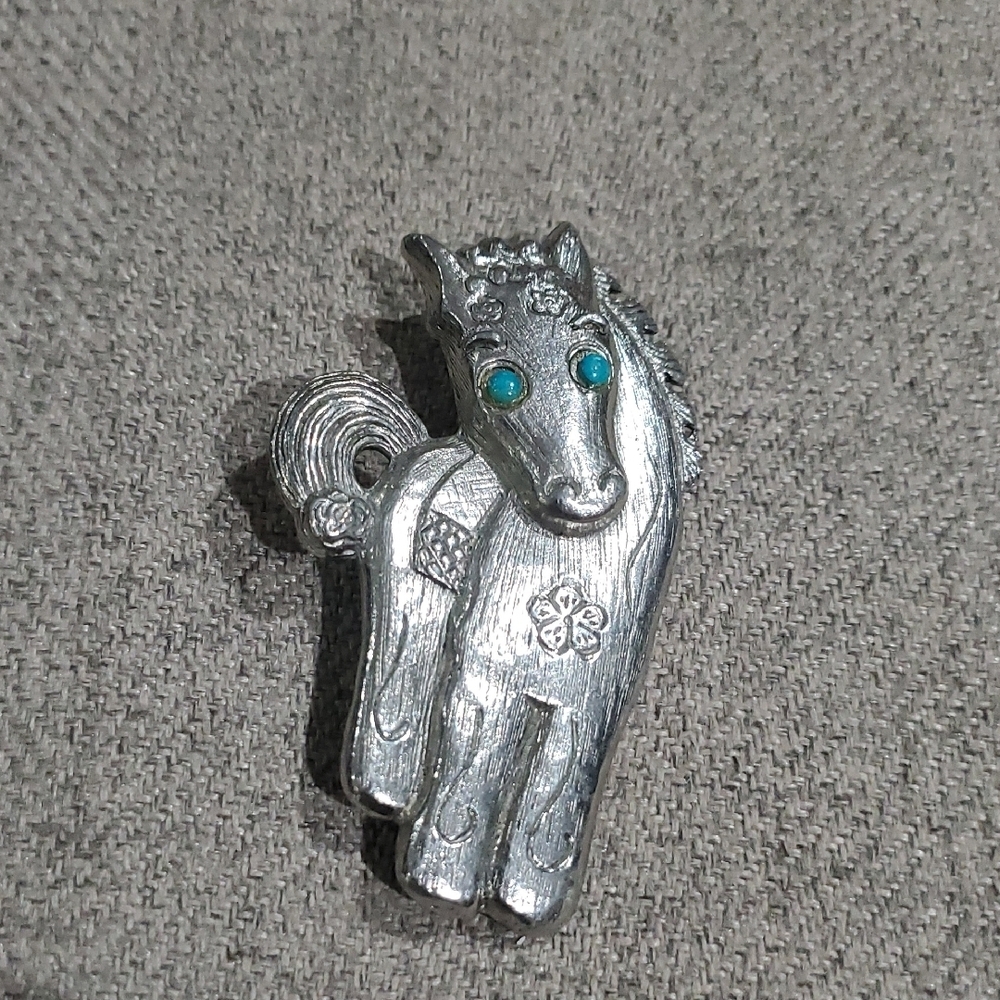 Vintage Silver Tone Horse Pony Brooch with Blue Eyes And Flower Accents Western
